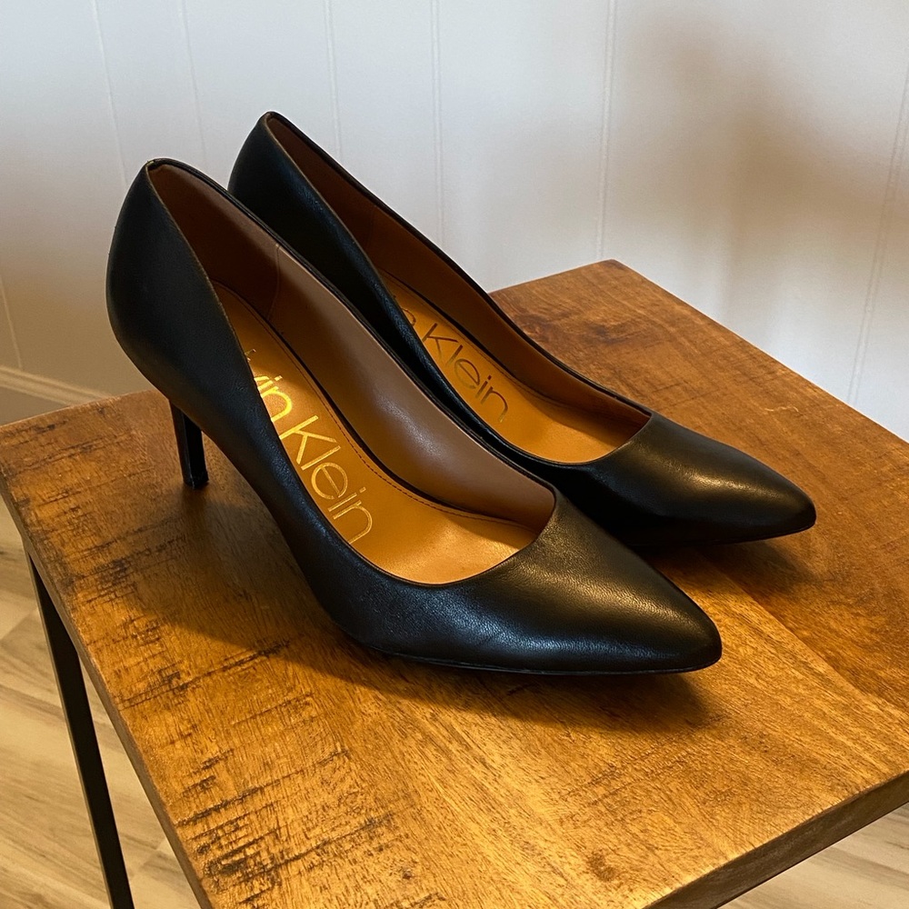 Calvin Klein Kamara Black Leather Pumps